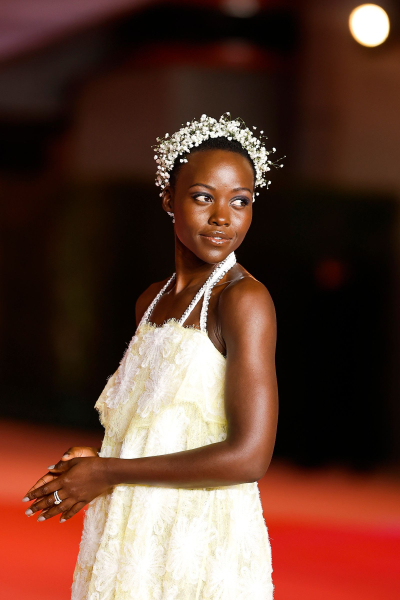 Lupita Nyong'o Baby Breath Flower Crown wedding hairstyle